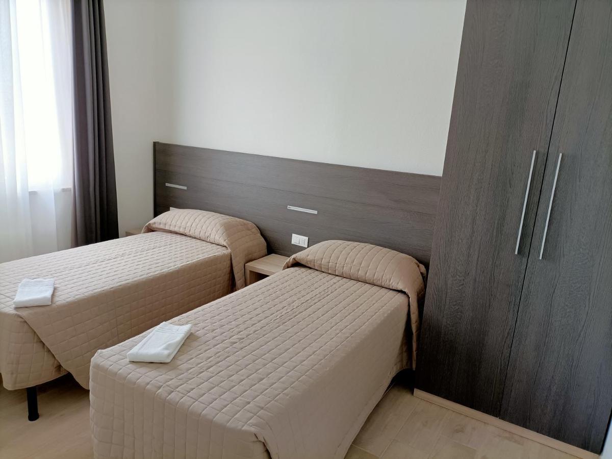 Hotel Bed & Book 里米尼 外观 照片