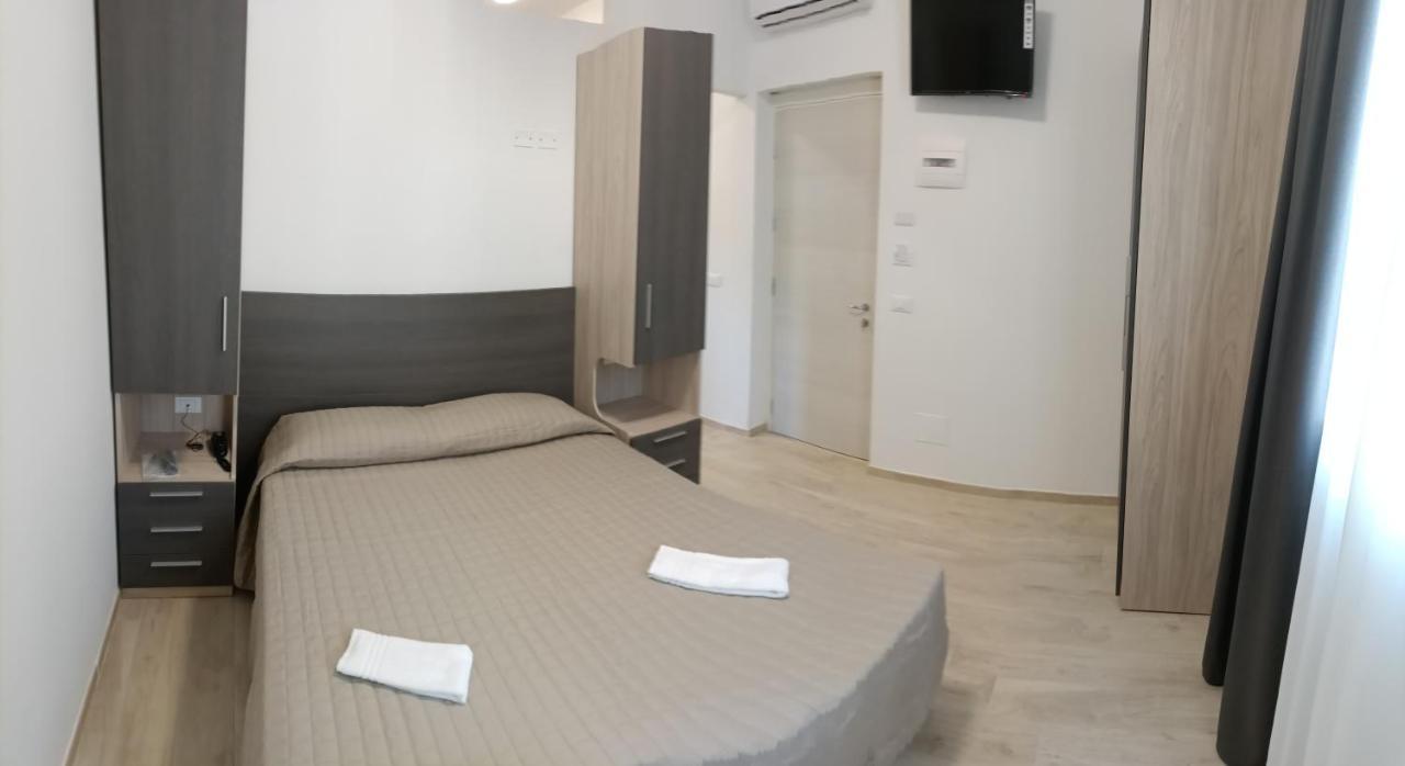 Hotel Bed & Book 里米尼 外观 照片