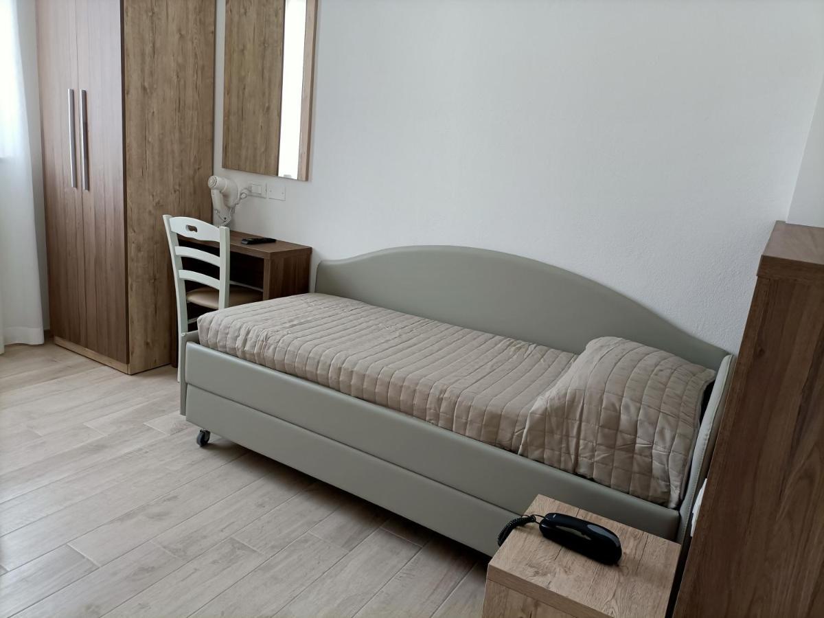 Hotel Bed & Book 里米尼 外观 照片