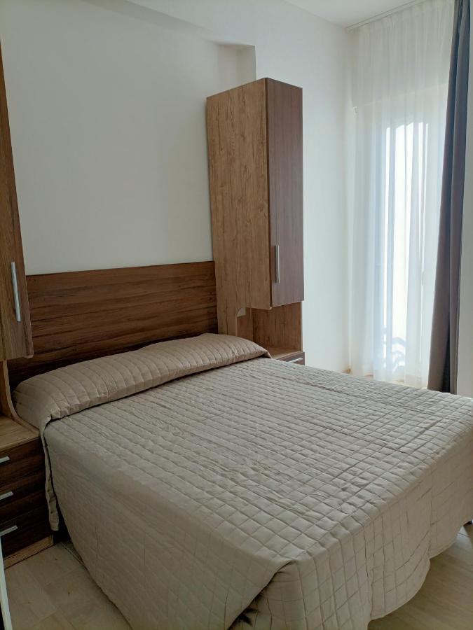 Hotel Bed & Book 里米尼 外观 照片